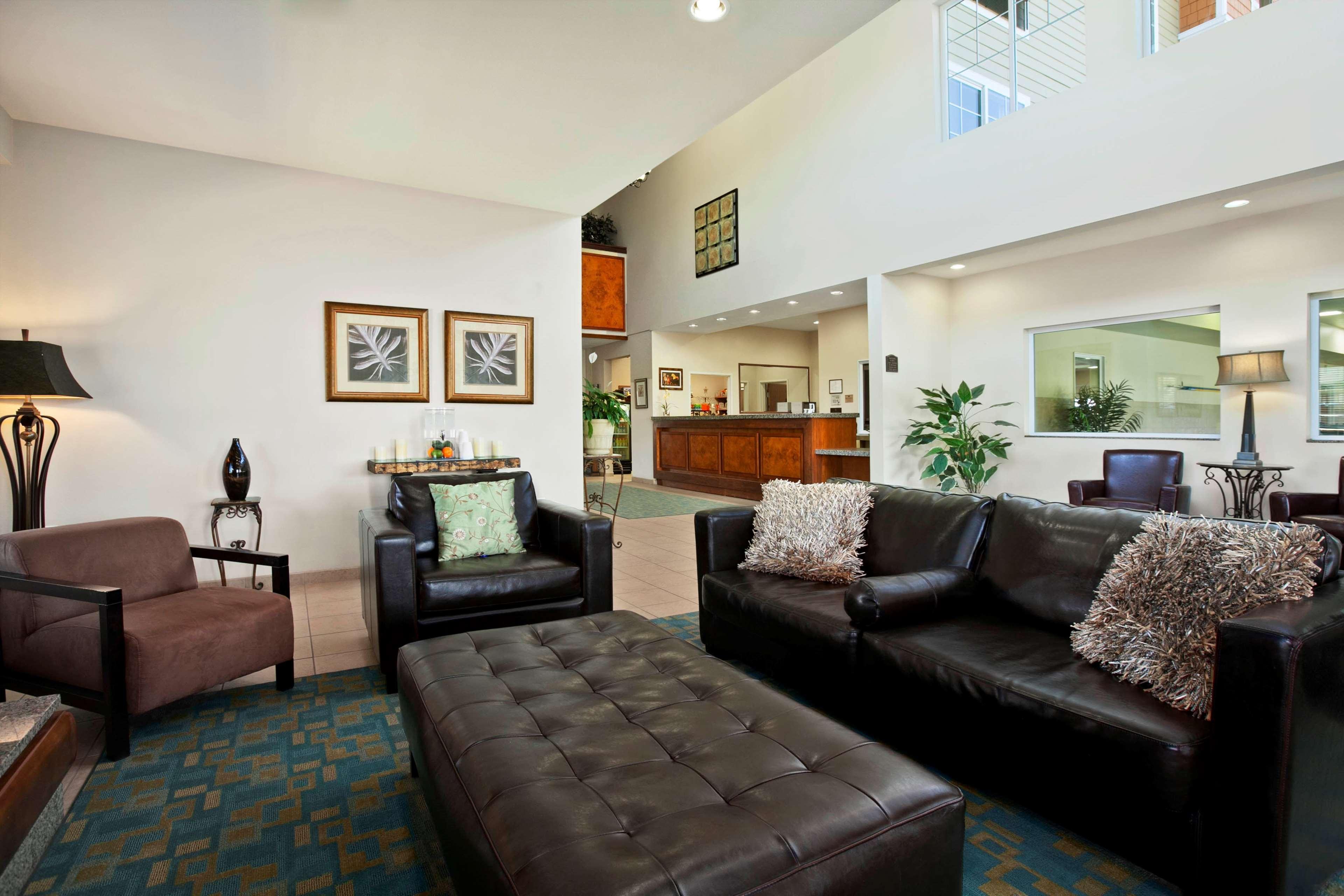 Best Western Plus Peppertree Inn At Omak Bagian luar foto