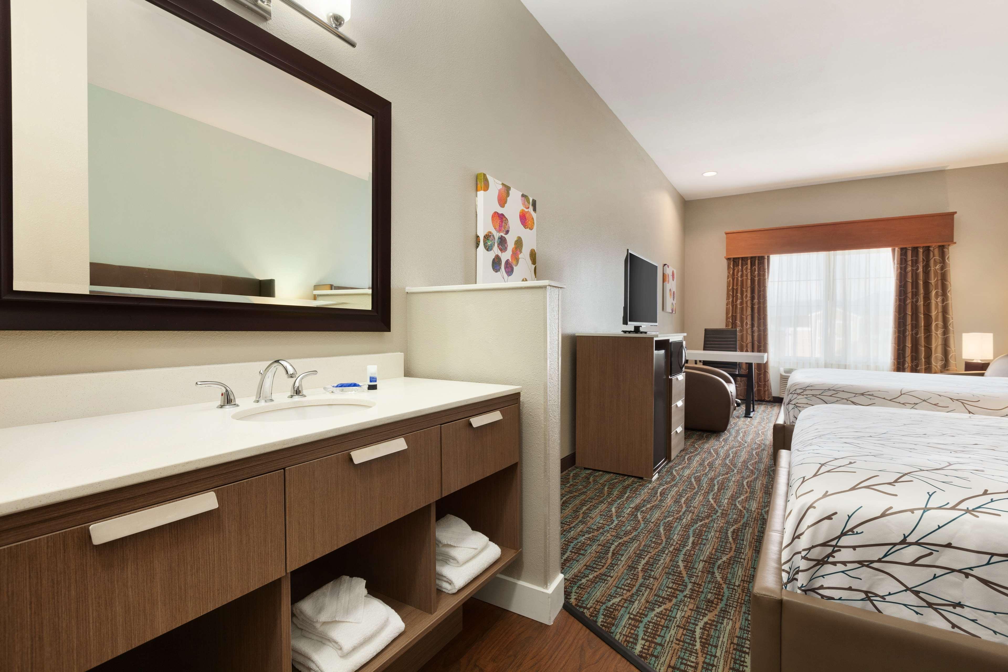 Best Western Plus Peppertree Inn At Omak Bagian luar foto