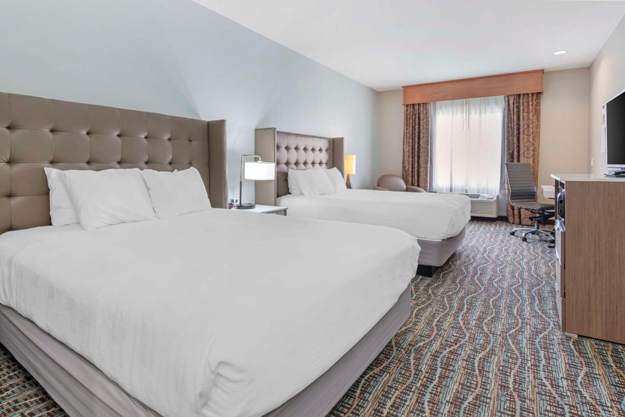 Best Western Plus Peppertree Inn At Omak Bagian luar foto