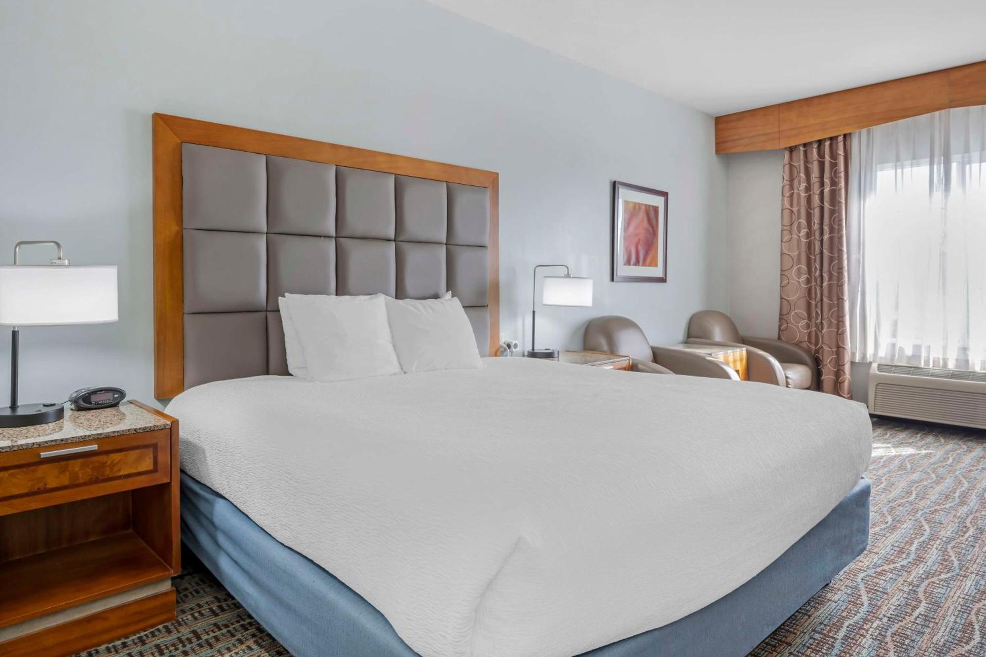 Best Western Plus Peppertree Inn At Omak Bagian luar foto