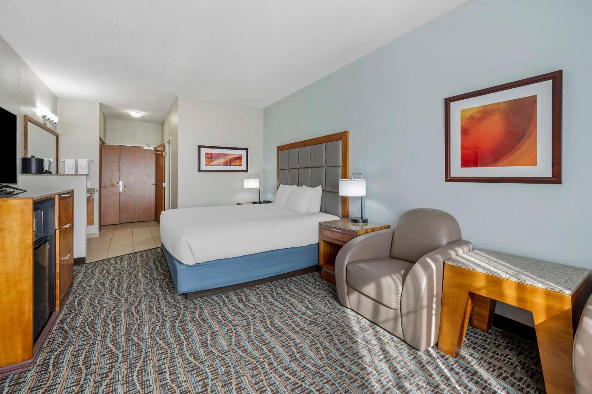 Best Western Plus Peppertree Inn At Omak Bagian luar foto