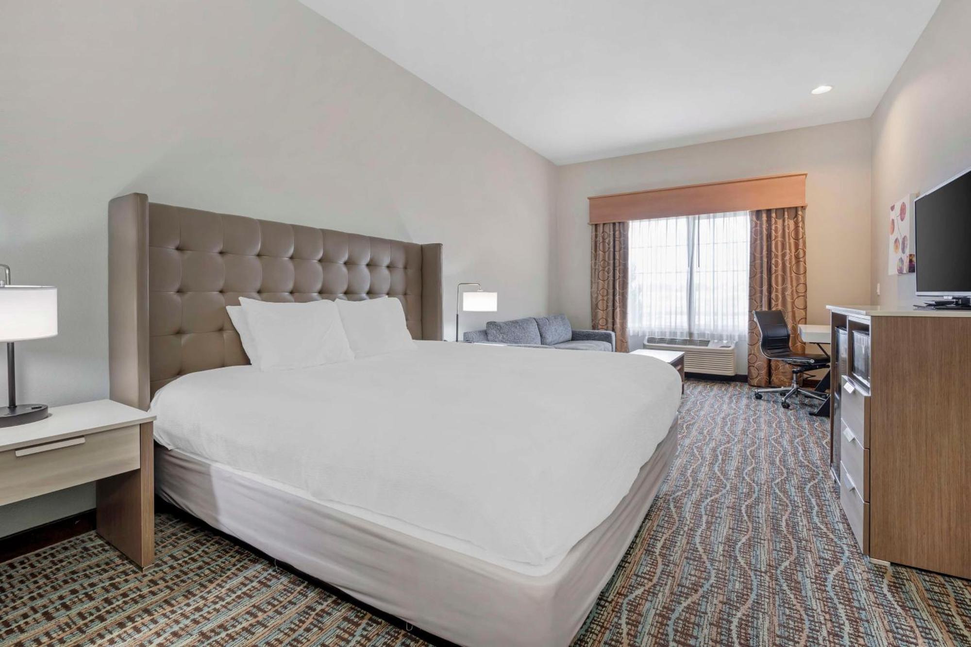 Best Western Plus Peppertree Inn At Omak Bagian luar foto