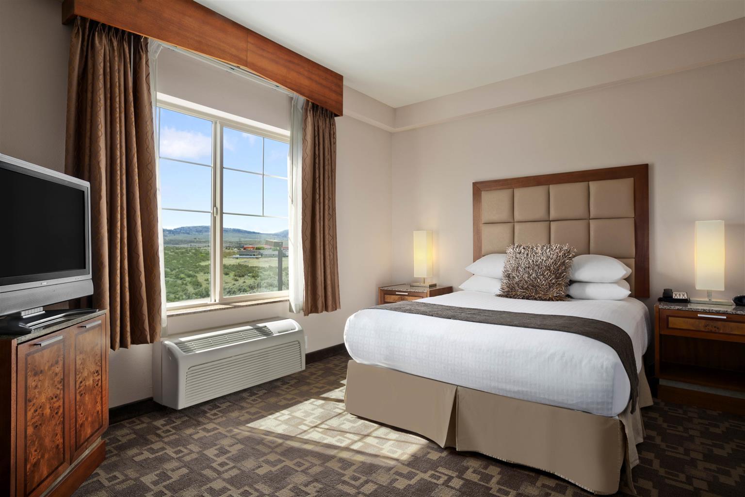 Best Western Plus Peppertree Inn At Omak Bagian luar foto