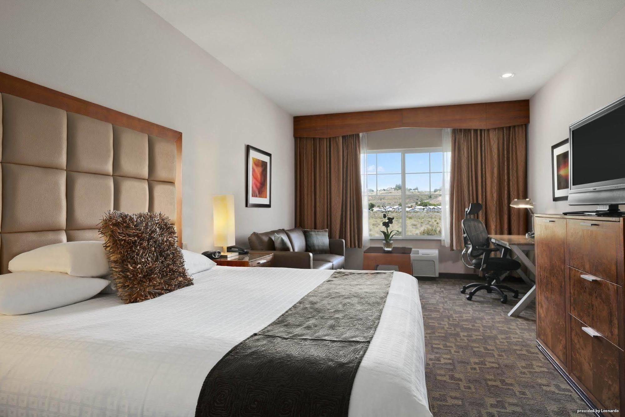 Best Western Plus Peppertree Inn At Omak Bagian luar foto